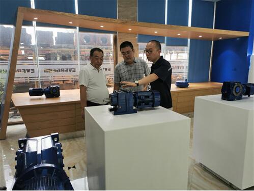 參觀浙江恒齒傳動機(jī)械有限公司展廳 參觀浙江恒齒傳動機(jī)械有限公司展廳