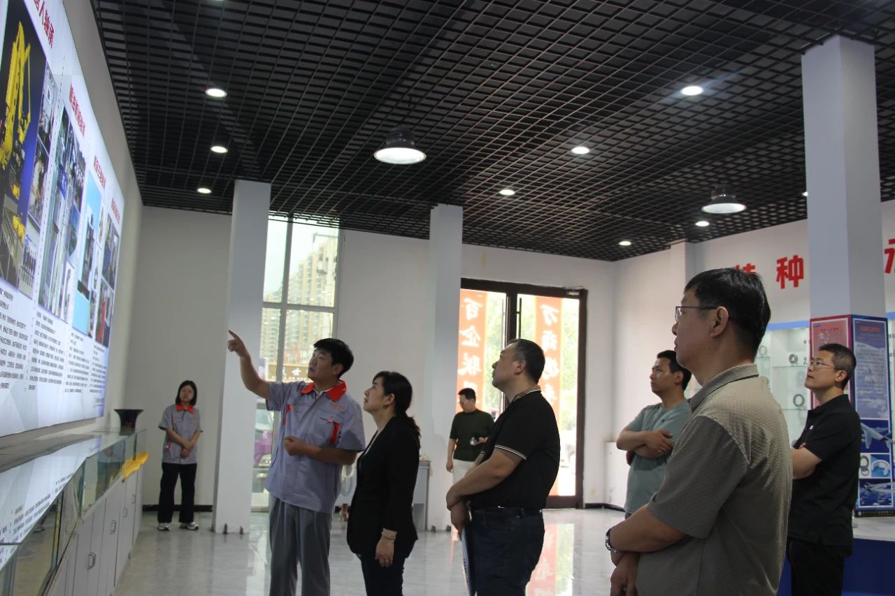 河北科技工程職業(yè)技術(shù)大學(xué)一行蒞臨河北省軸承研究院參觀調(diào)研 河北科技工程職業(yè)技術(shù)大學(xué)一行蒞臨河北省軸承研究院參觀調(diào)研